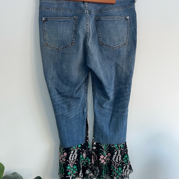 Anthropologie Pilcro And The Letterpress Flare Flounce floral bell bottom capris - Picture 7 of 14